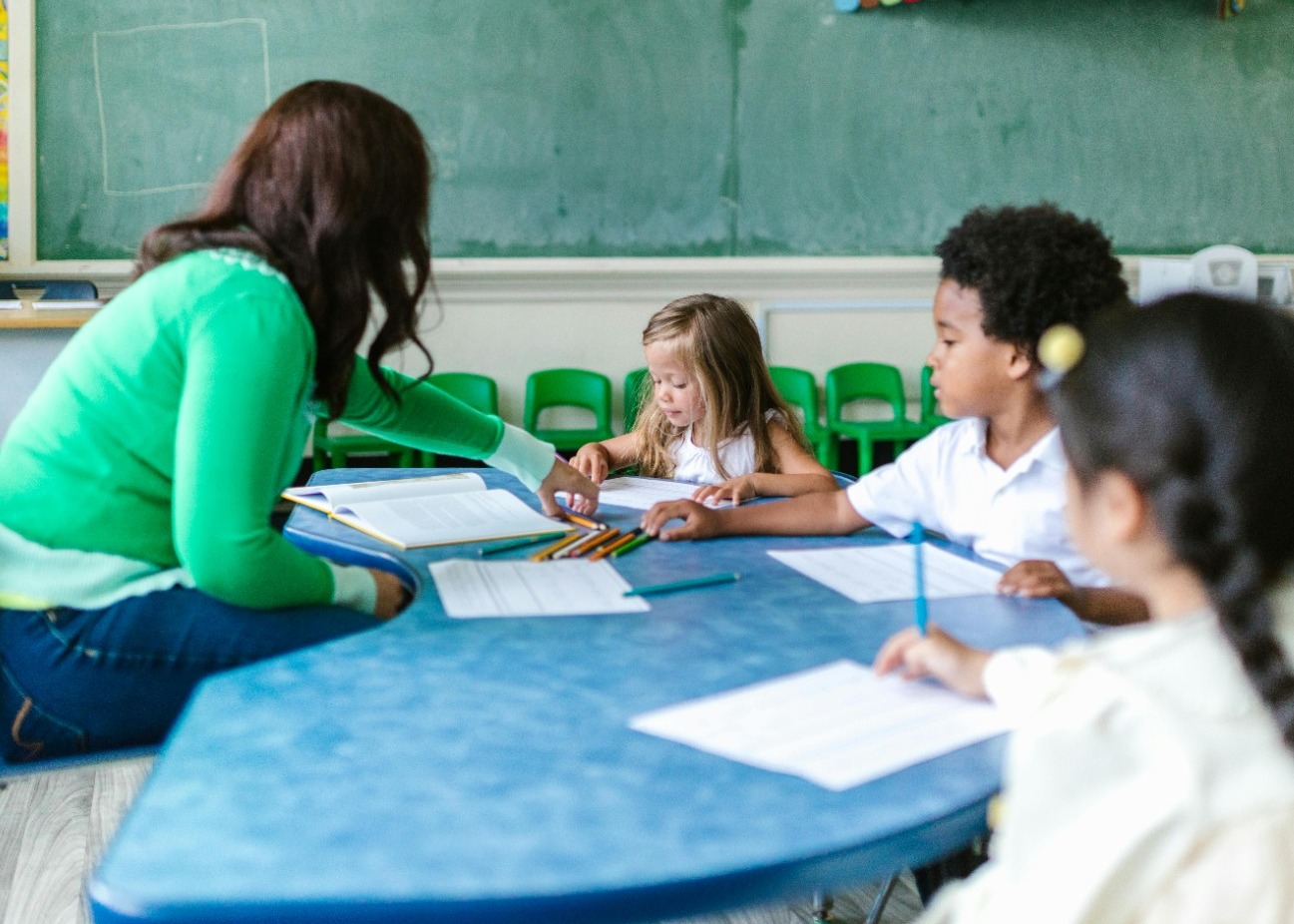 Alece promove solene em comemoração ao Dia Nacional da Educação