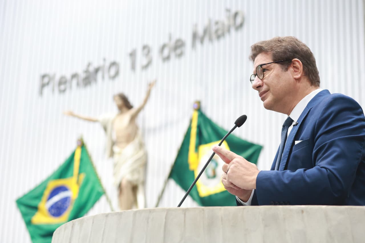 Renato Roseno comenta recursos destinados a filme biográfico de Bolsonaro