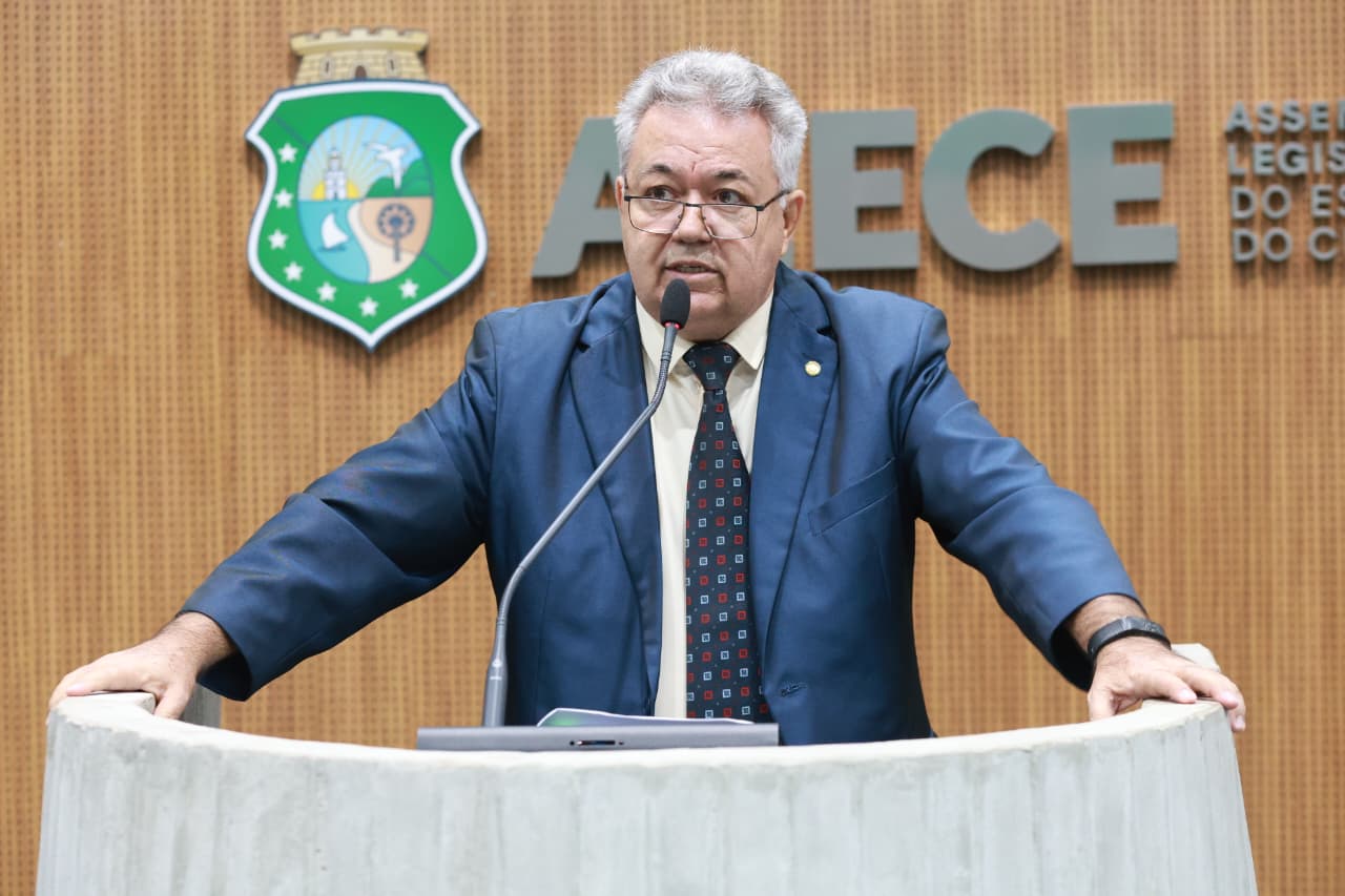 Tomaz Holanda pede apoio a colegas para aprovação de projeto em defesa das mulheres