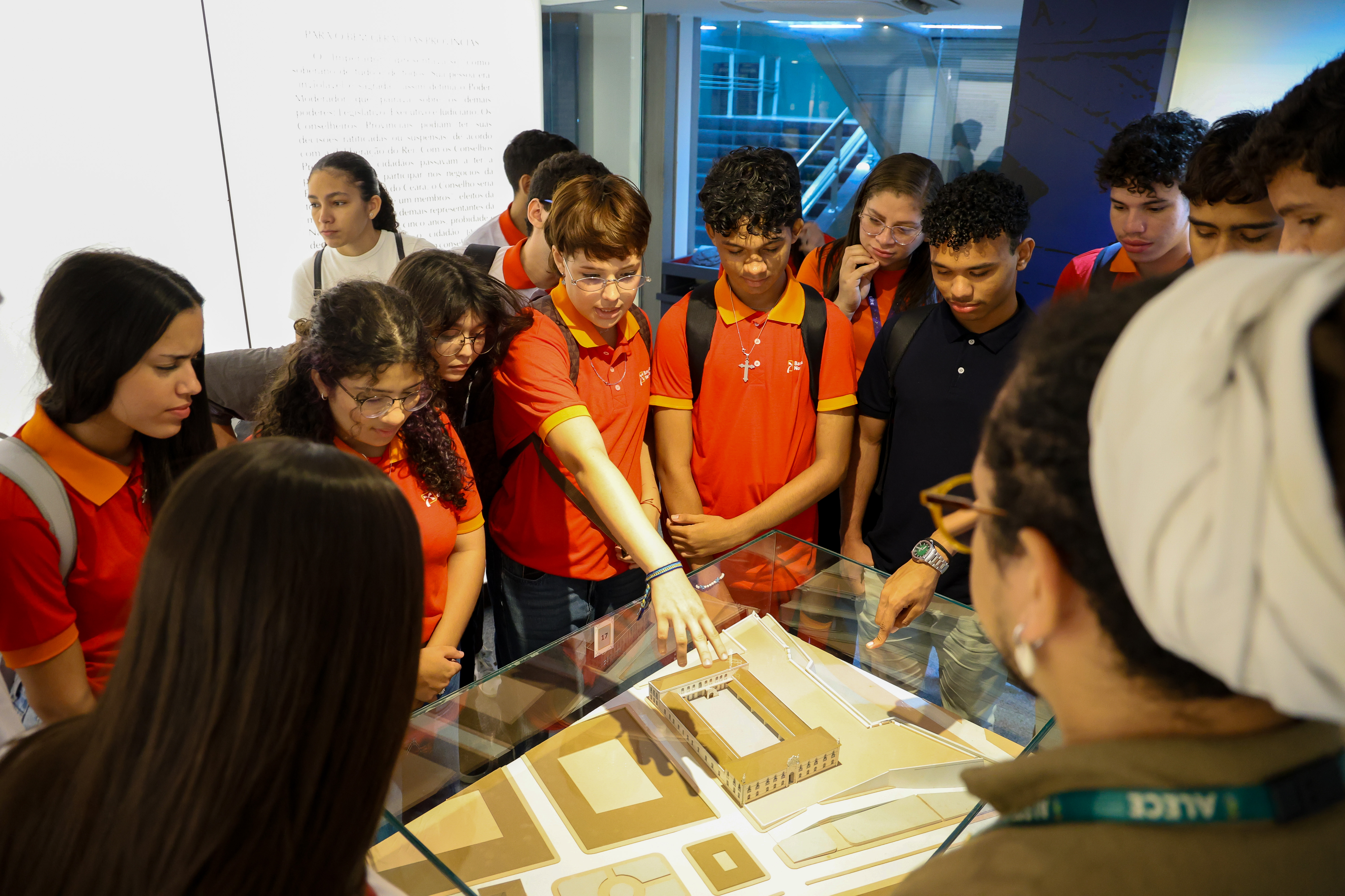 Jovens do CIEE e de escolas de Fortaleza visitam a Alece nesta semana