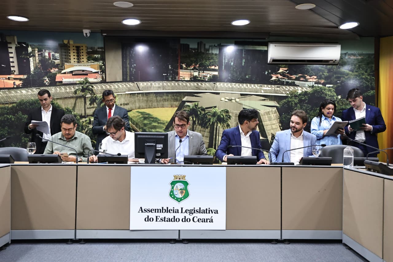 Comissão de Constituição, Justiça e Redação da Alece aprova 21 proposições