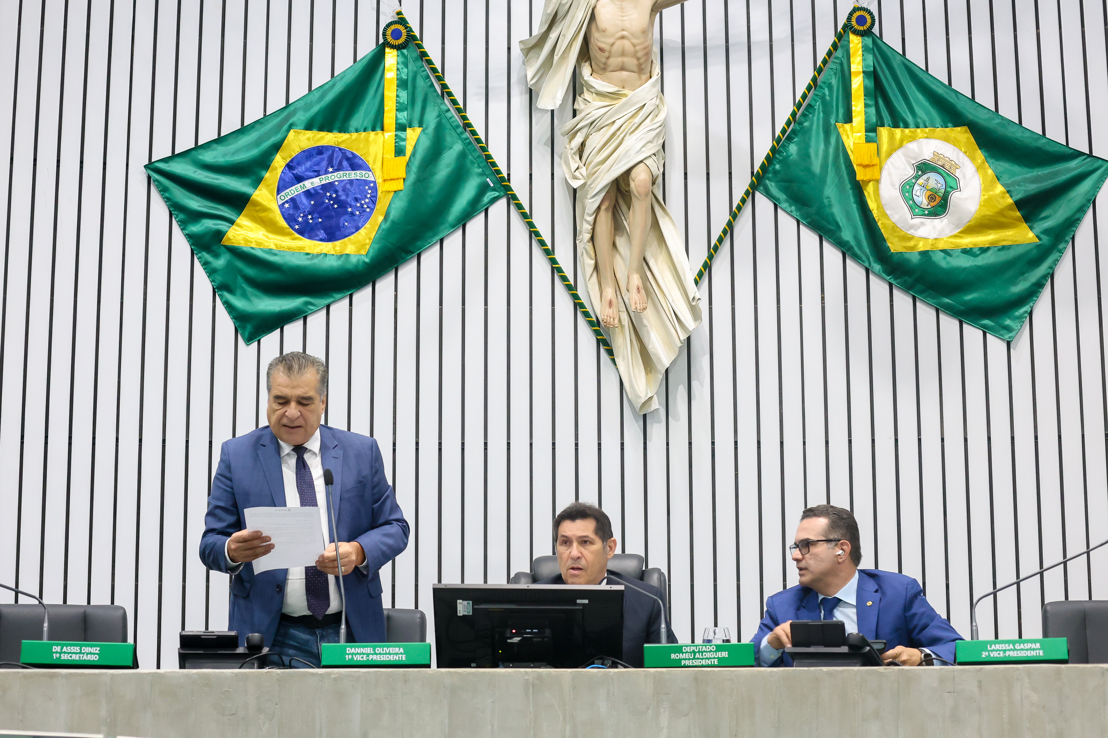 Alece aprova projeto que atualiza normas de concessão e permissão conforme Lei de Licitações