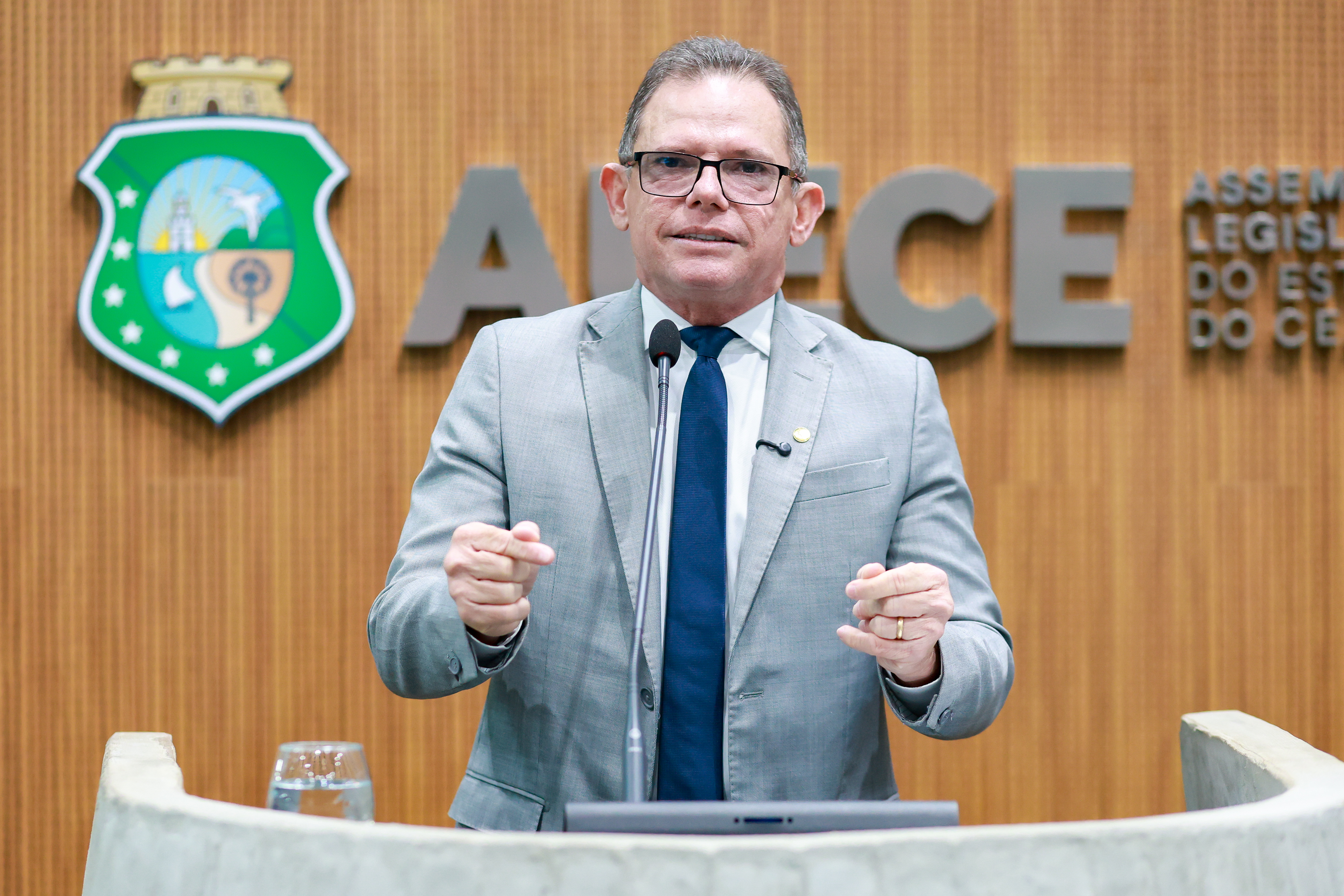 Lucinildo Frota aponta excesso de multas de trânsito aplicadas em Maracanaú