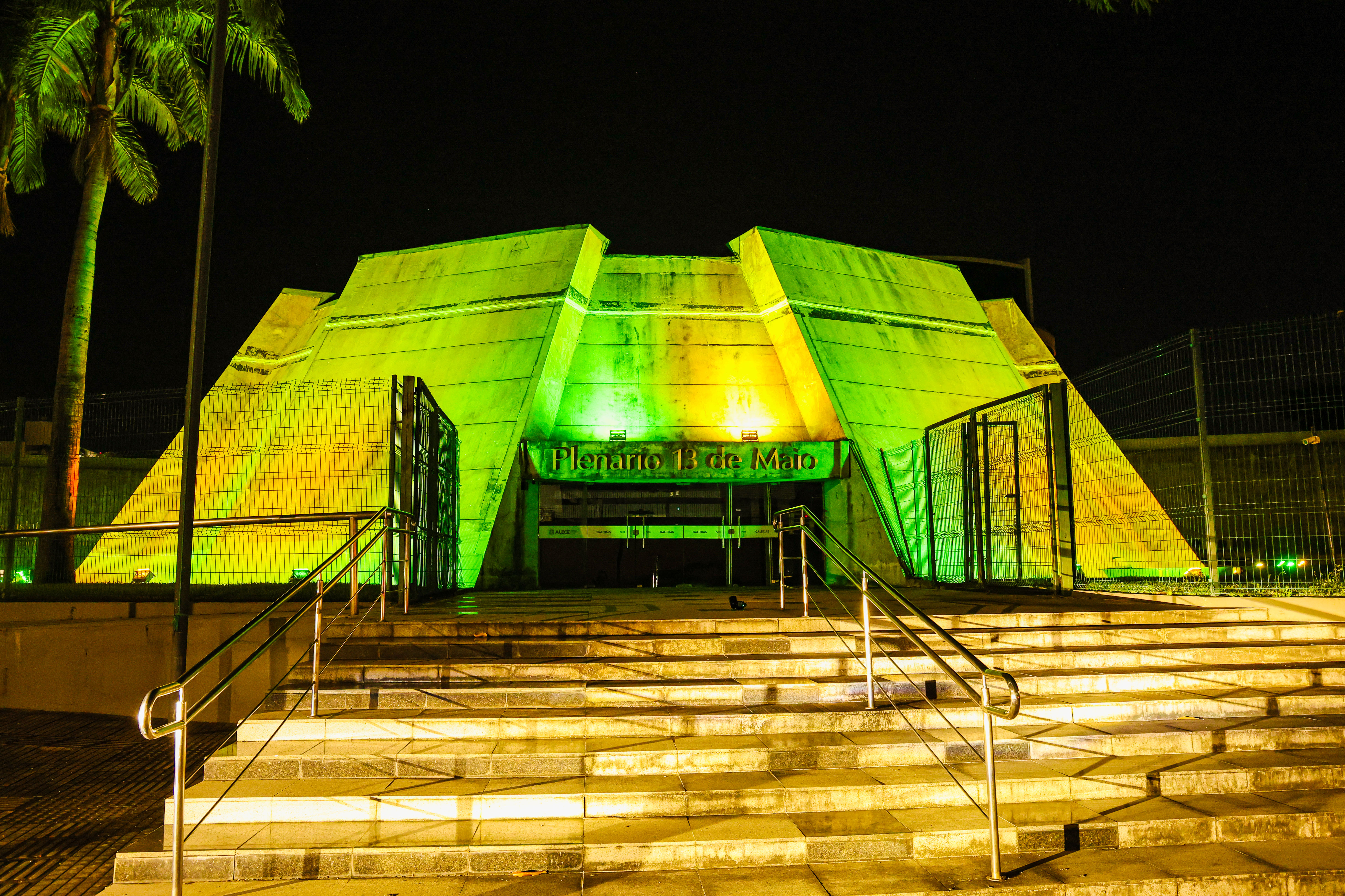 A fachada do Plenário 13 de Maio ficará iluminada nos dias das partidas do Brasil
