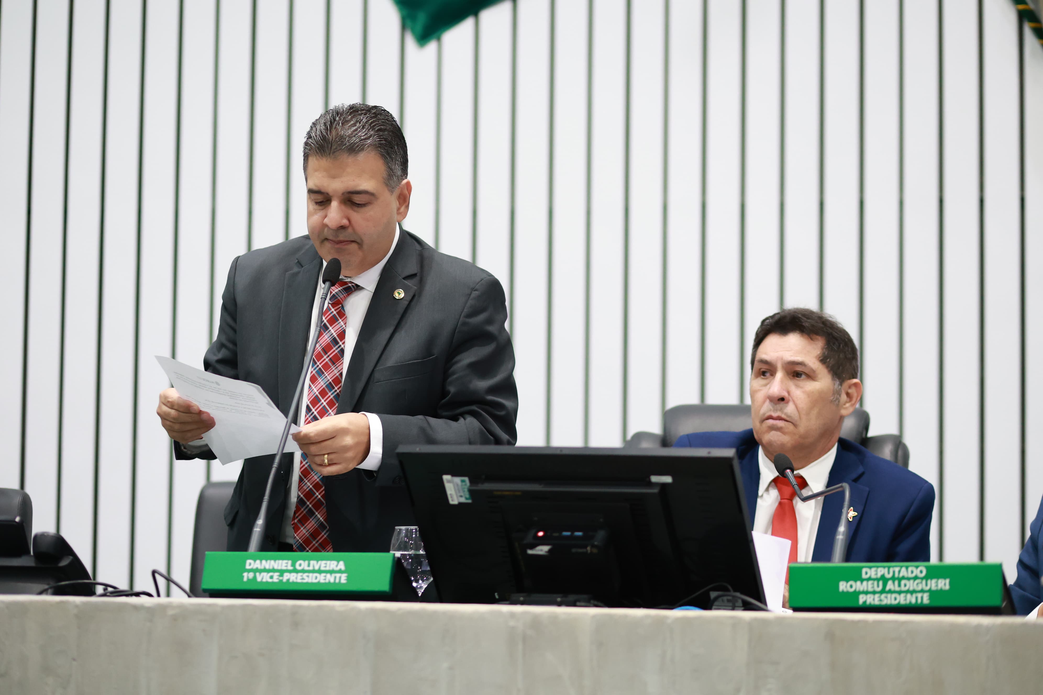 Projeto de lei do Executivo que cria empregos para o Metrofor é aprovado na Alece