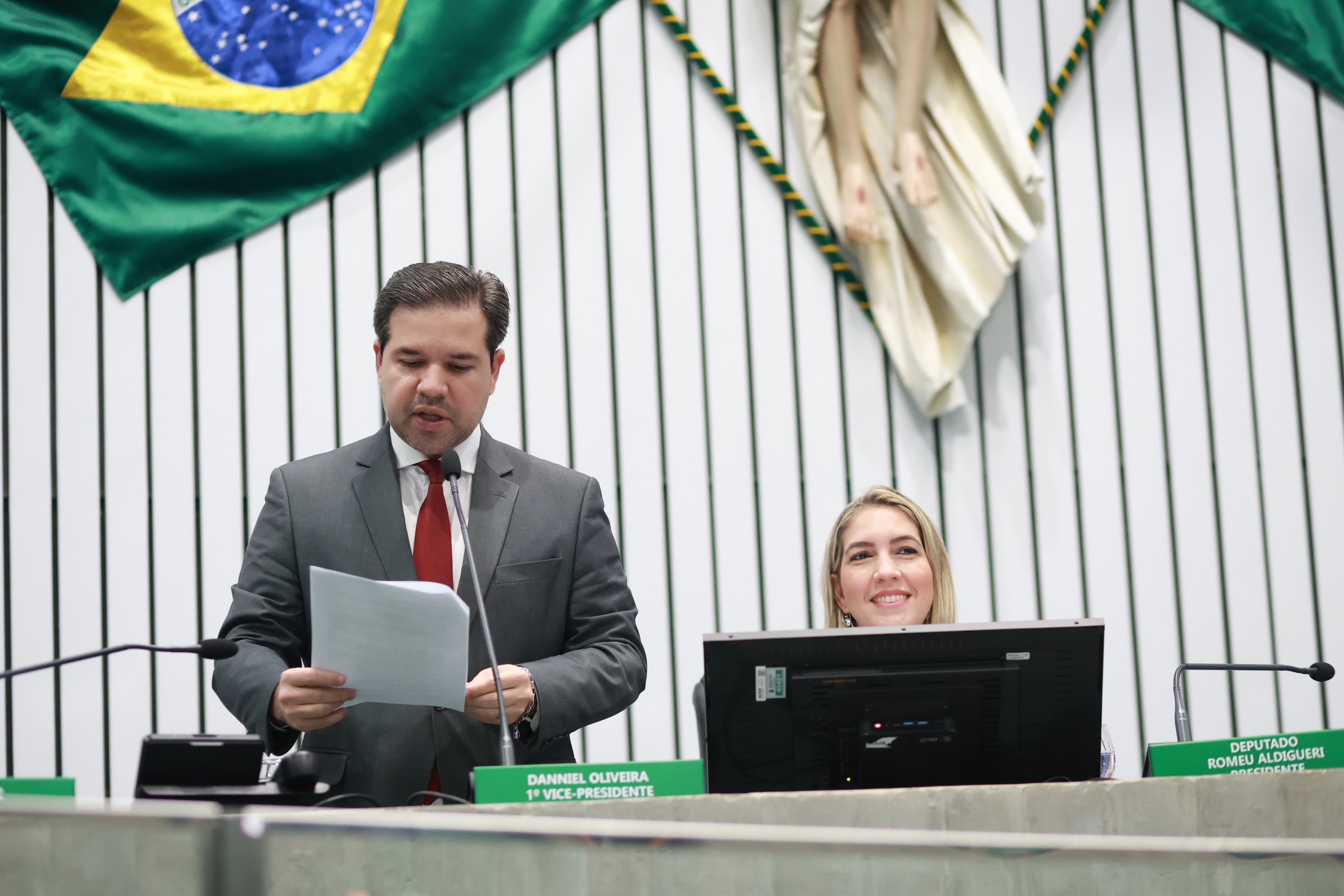 A leitura das matérias foi feita pelo deputado Bruno Pedrosa (PT)