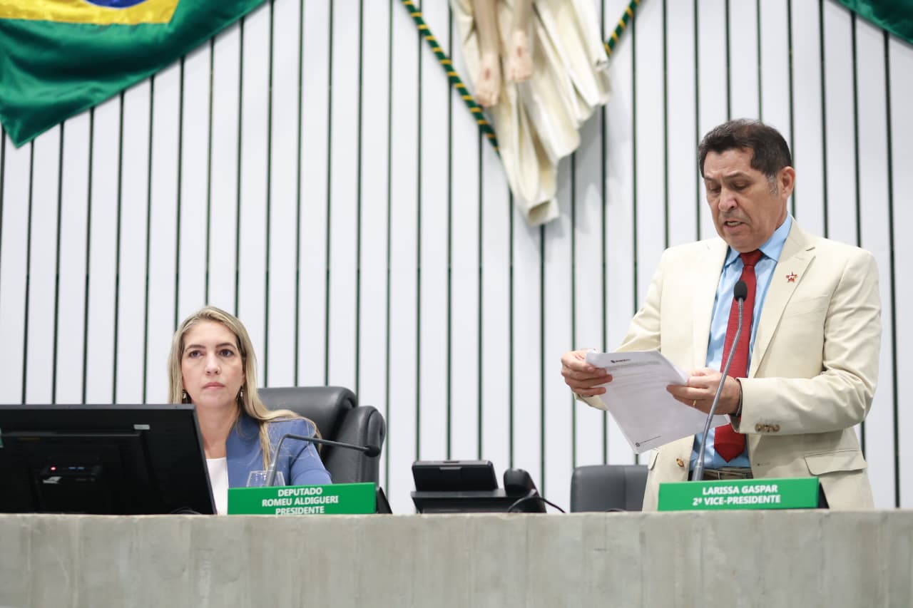 Outros 15 projetos de parlamentares foram aprovados na sessão desta quinta-feira (18/06)