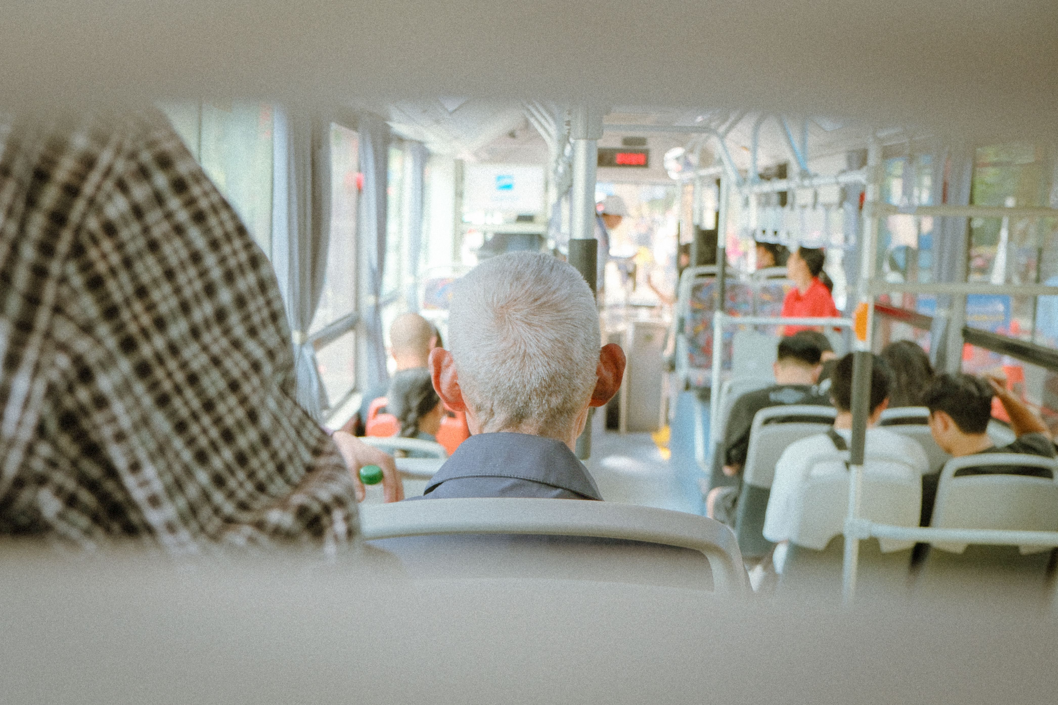 Audiência na Alece debate o direito das pessoas idosas e com deficiência no transporte público