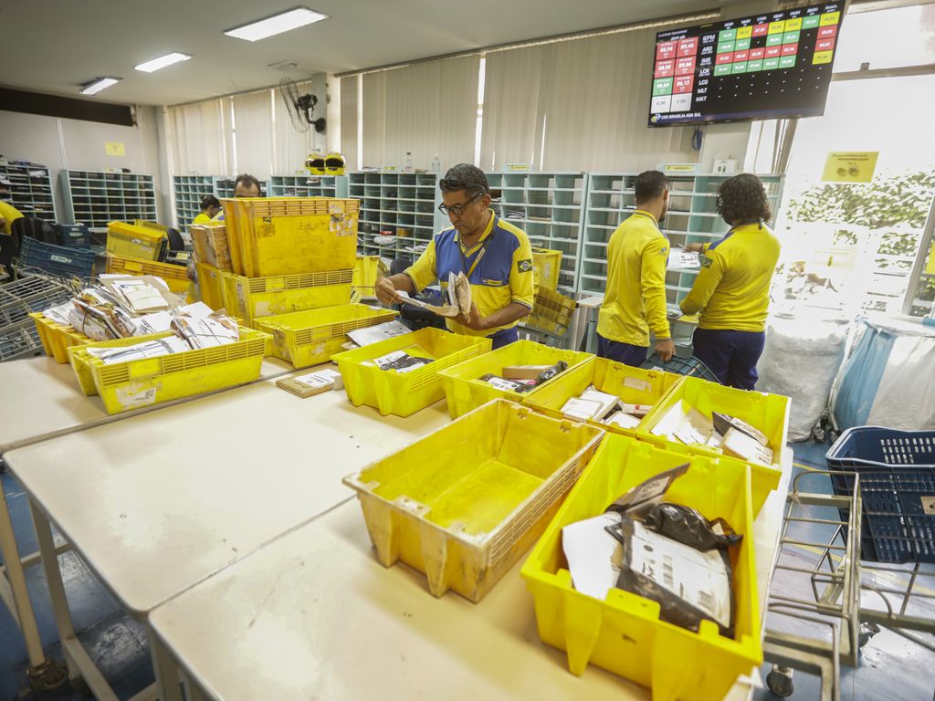 Audiência na Alece discute reestruturação e condições de trabalho nos Correios