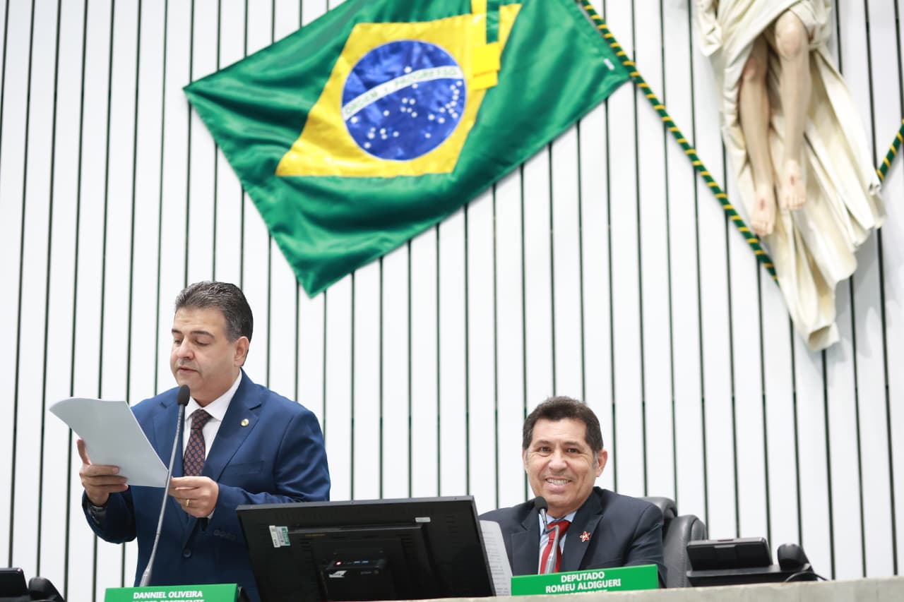 A leitura das matérias foi feita pelo deputado Felipe Mota (PSDB)