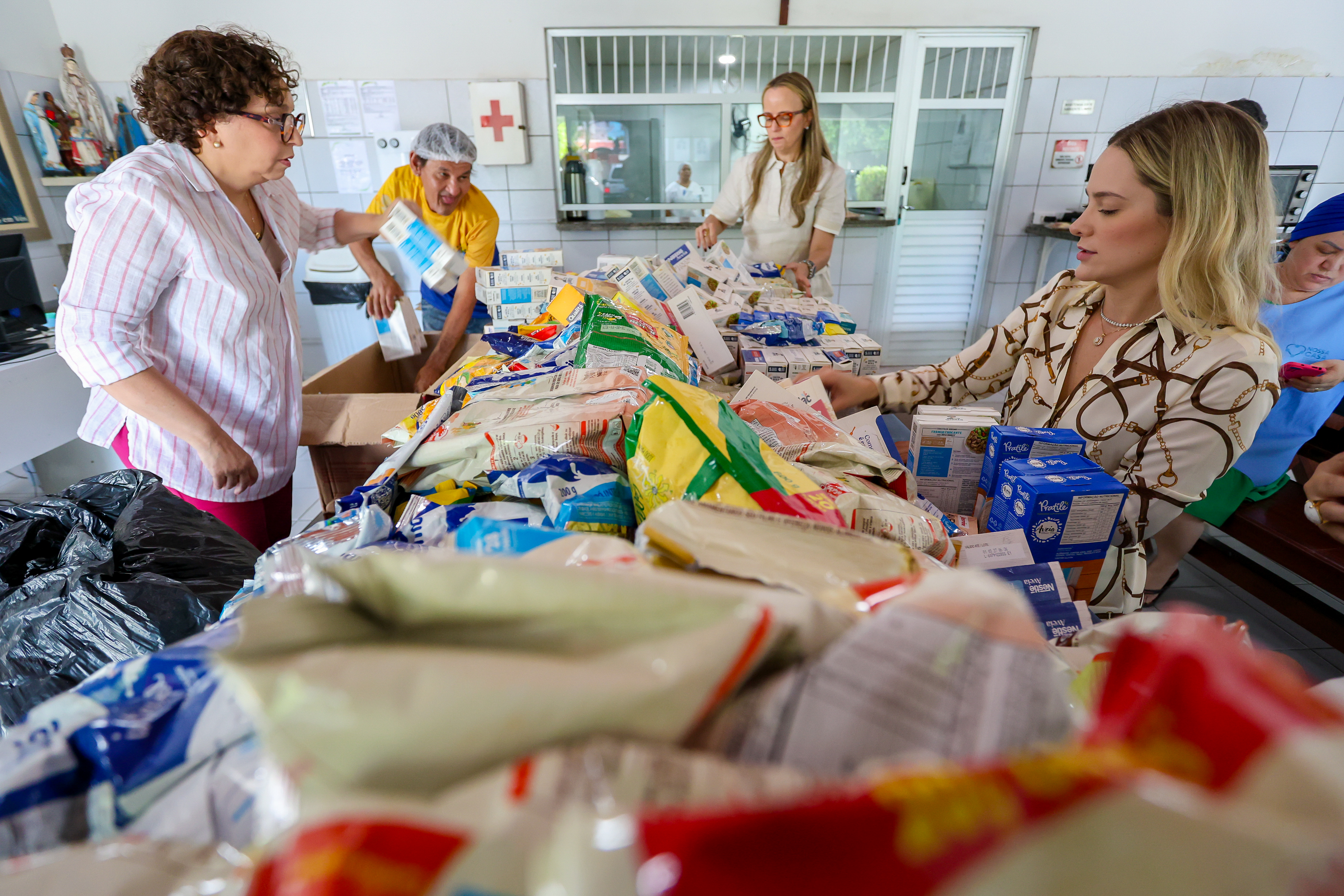 A ação mobilizou servidores, parlamentares e a sociedade cearense para contribuir com a alimentação de pessoas em tratamento contra o câncer