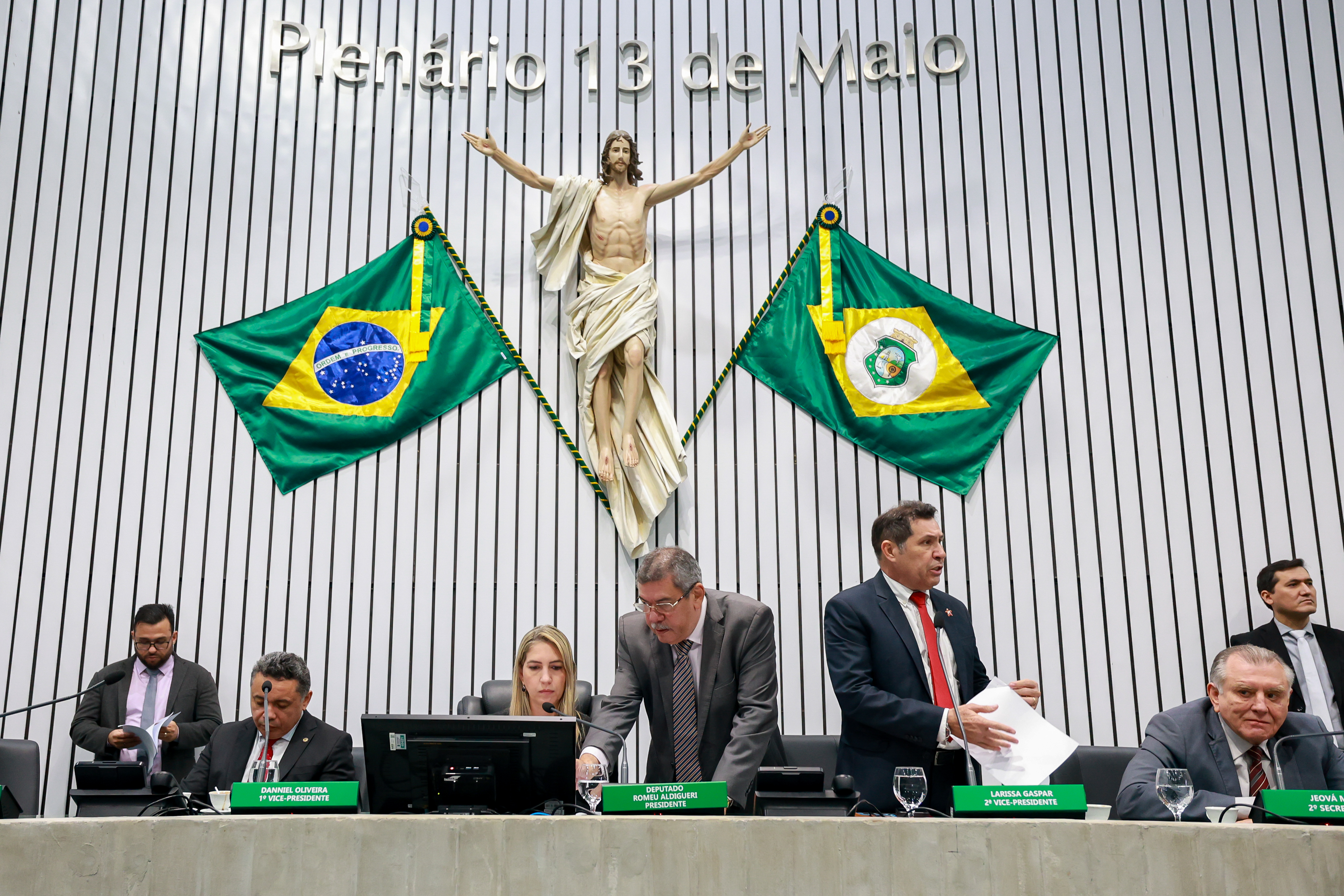Alece aprova 11 proposições em sessão plenária nesta terça-feira