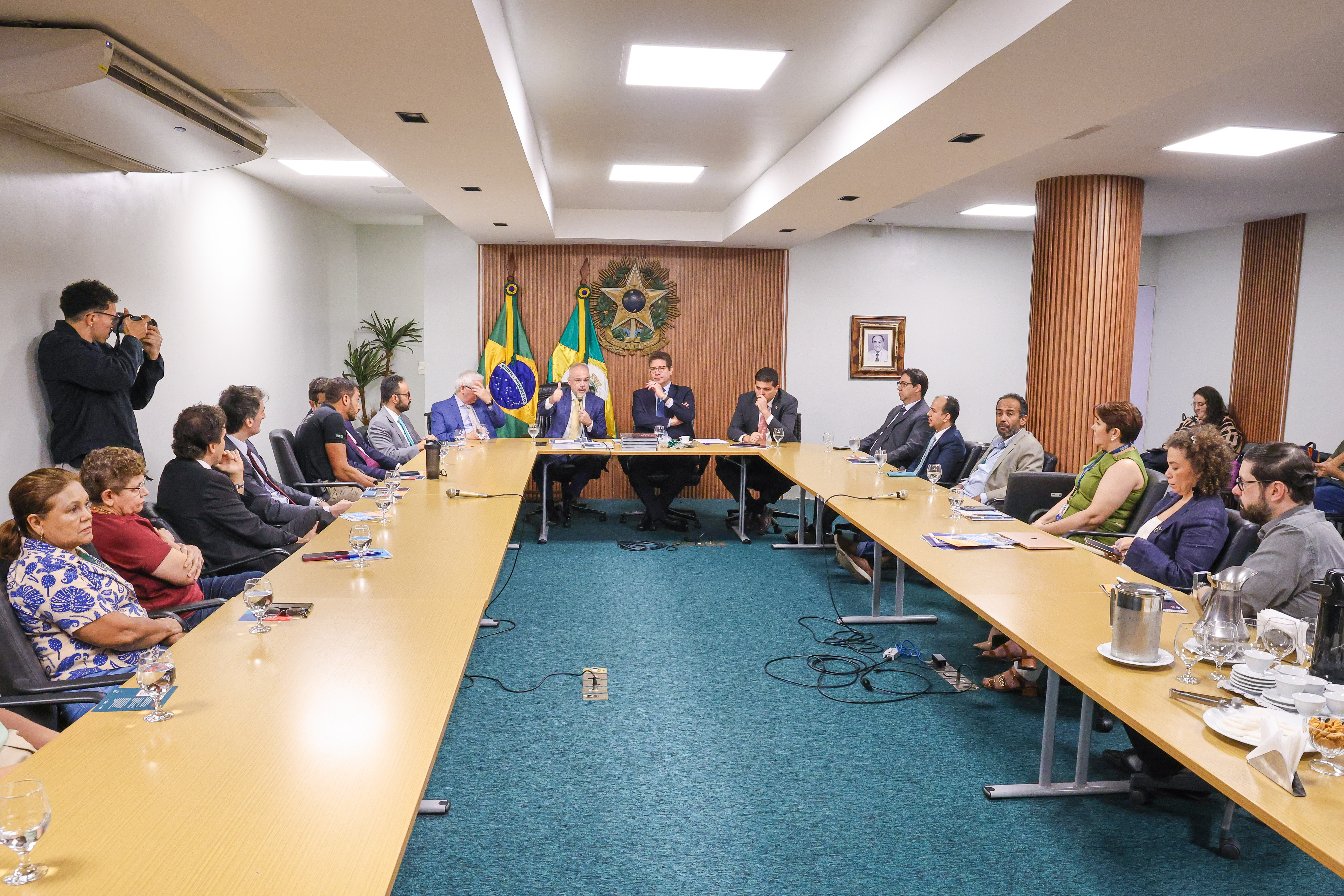 CNJ acompanha implementação do Plano Pena Justa em reunião realizada na Alece