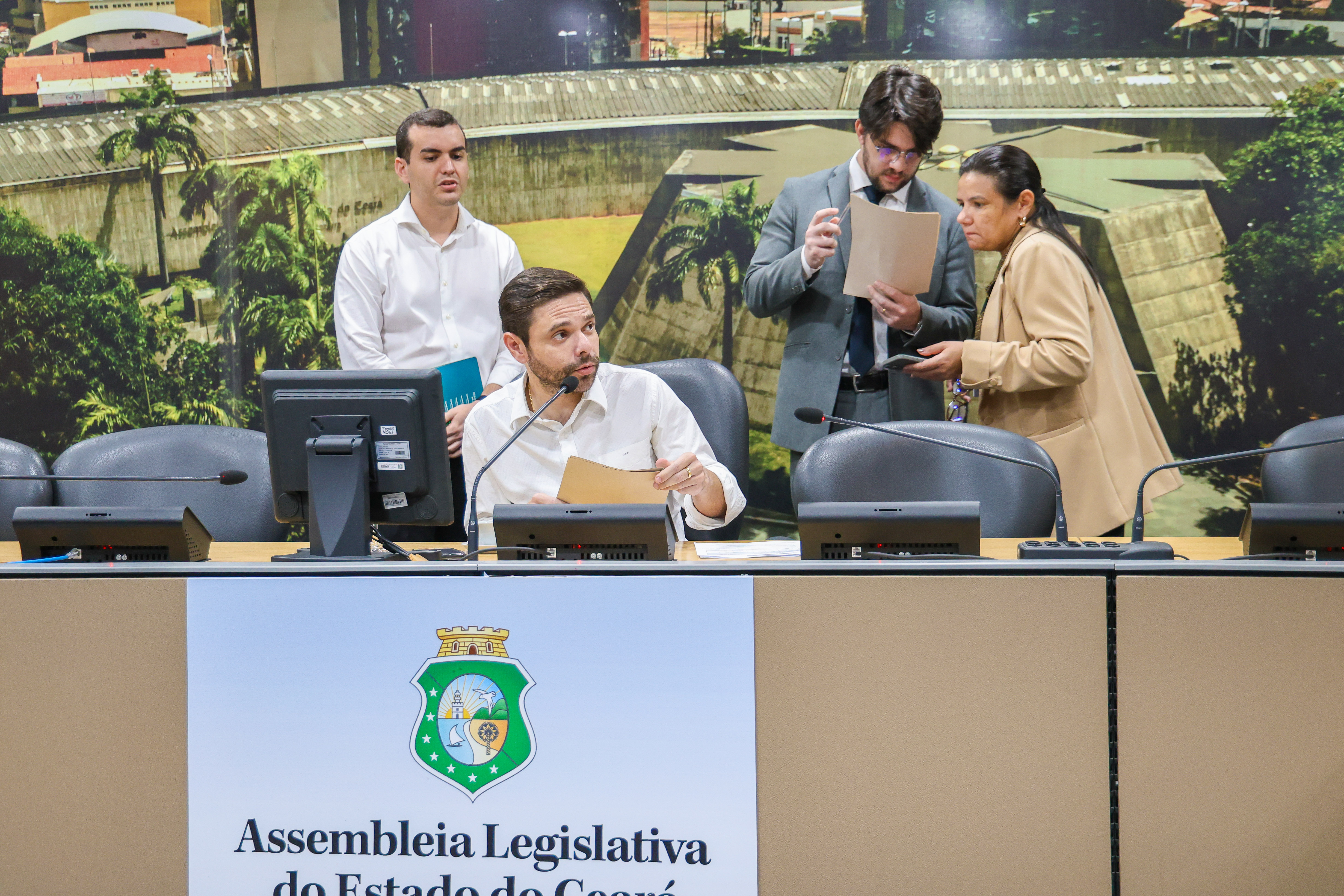 Comissão de Constituição, Justiça e Redação da Alece aprova 13 proposições nesta terça