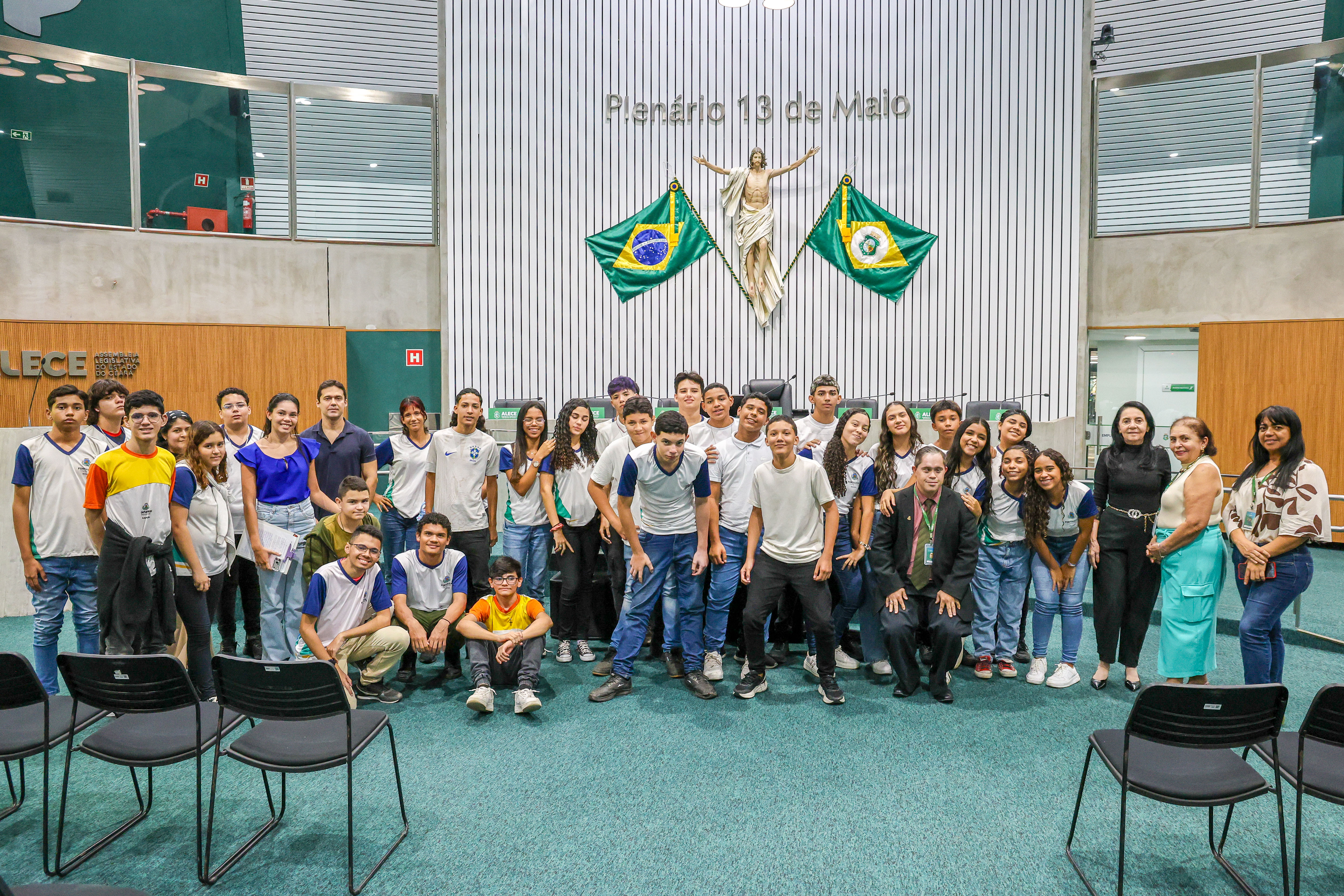 Alunos de escolas de Fortaleza, Aquiraz e Itaitinga conhecem a Alece