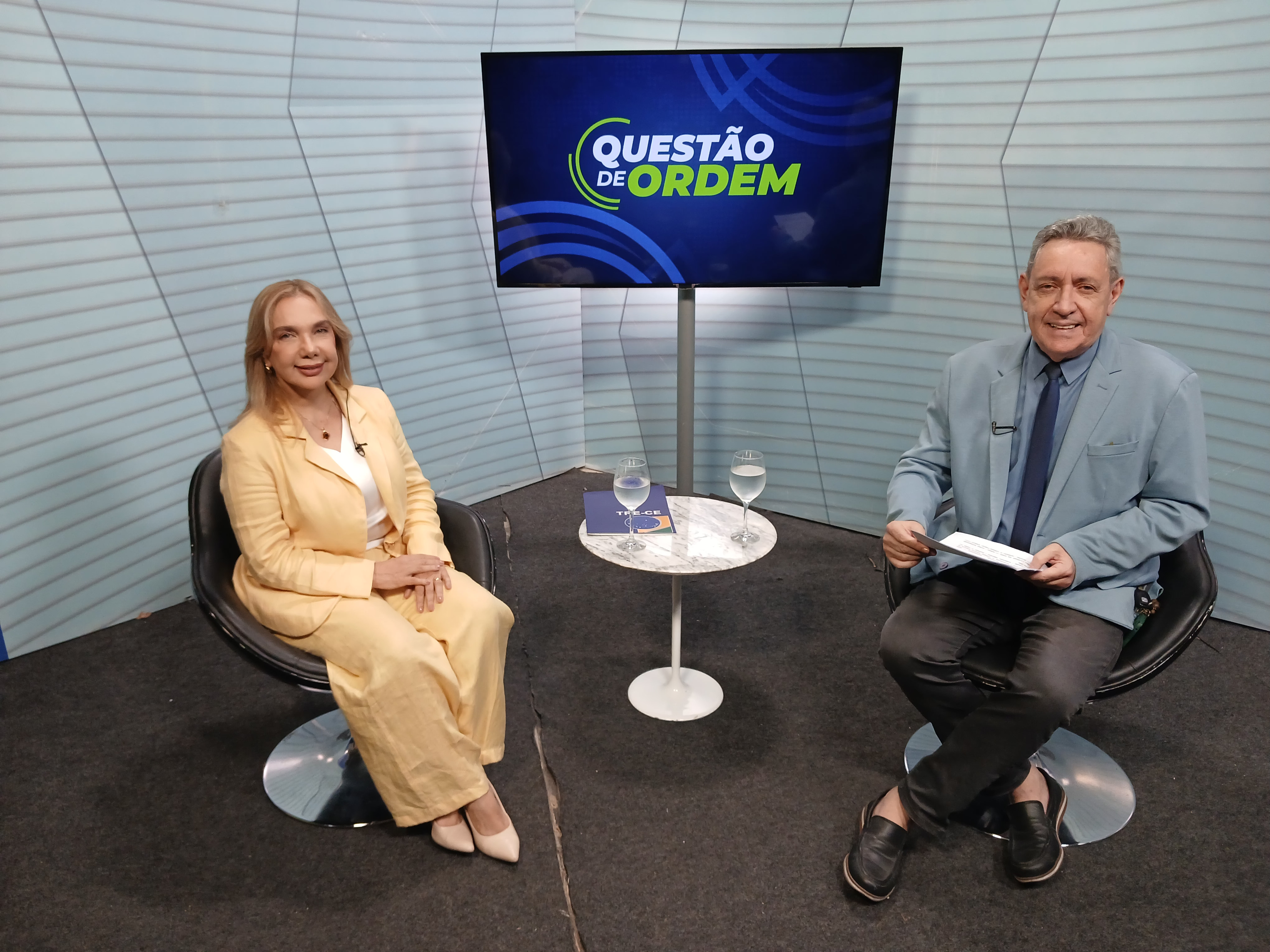 Diretora-geral do TRE-CE fala sobre processo eleitoral no Questão de Ordem desta segunda