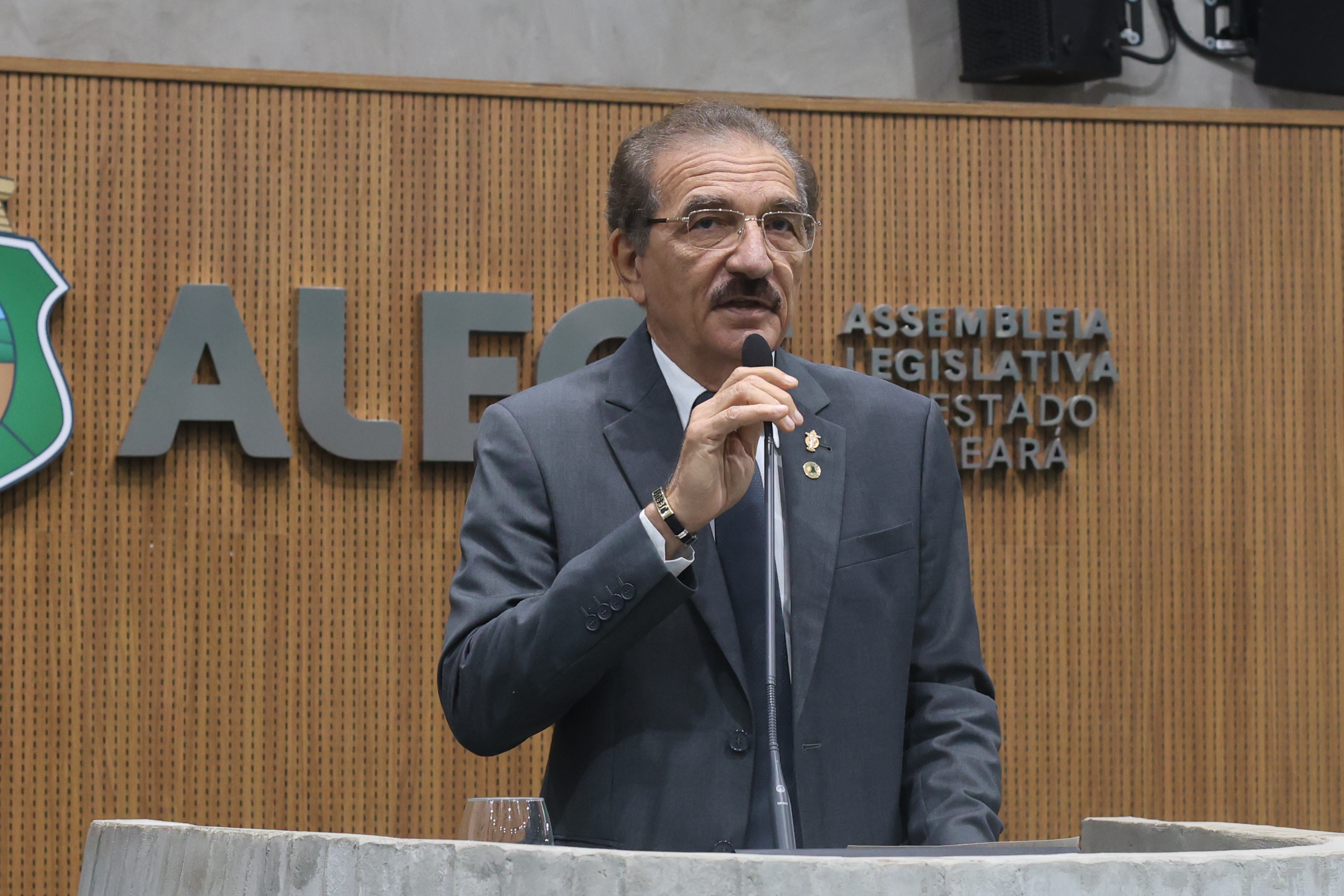 Walter Cavalcante (PV)