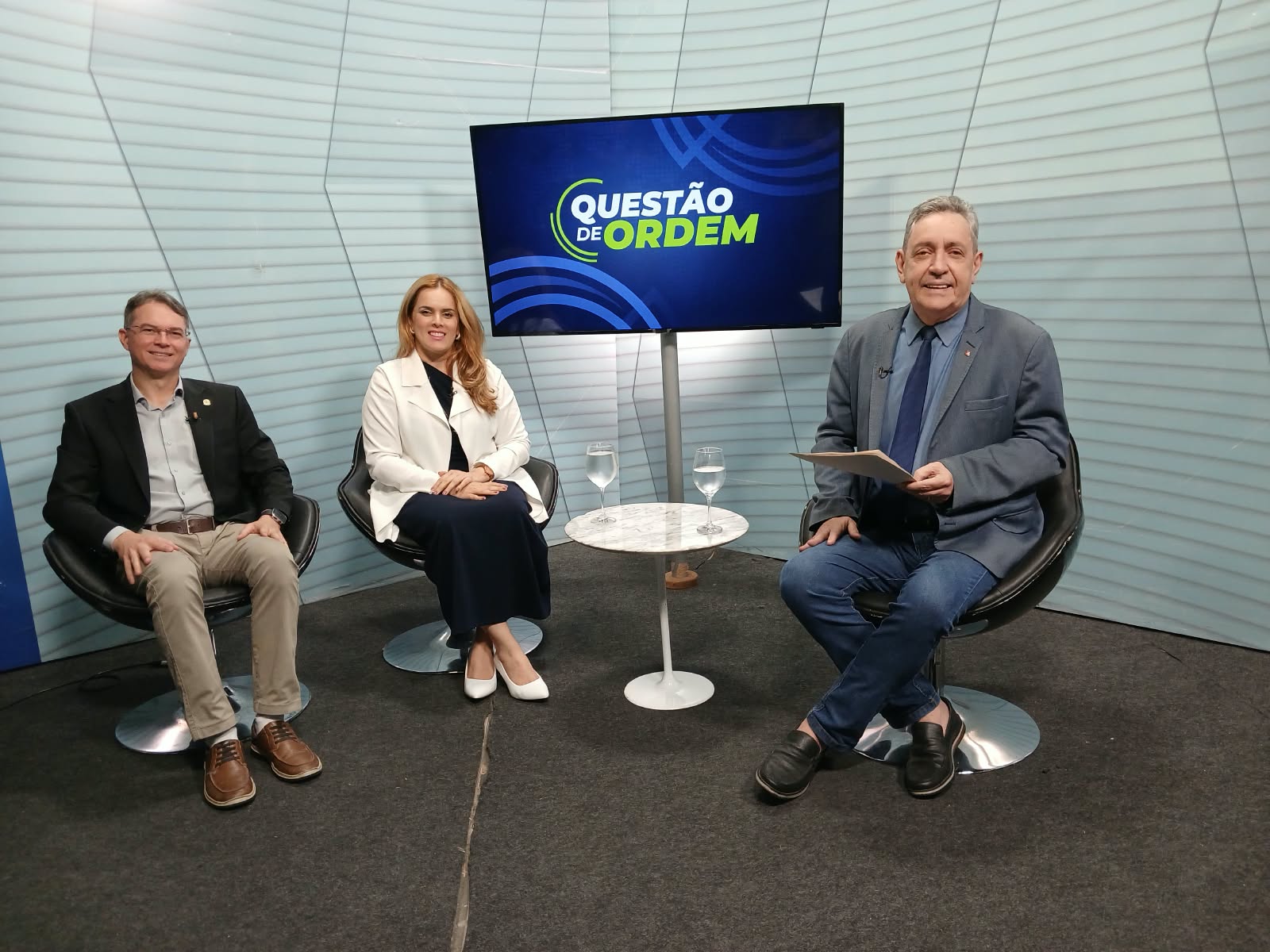 Jacques Esmeraldo e Ana Carolina Furtado em entrevista ao jornalista Renato Abreu.