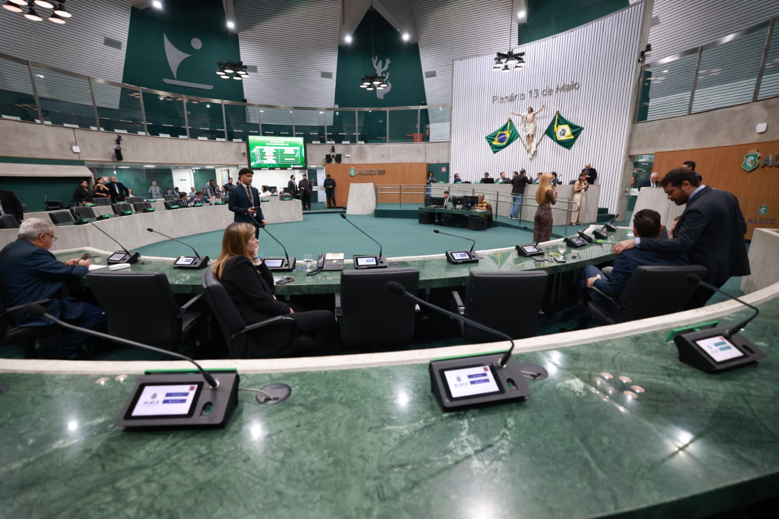 Deputados defendem aprovação no Senado de PEC sobre escala de trabalho