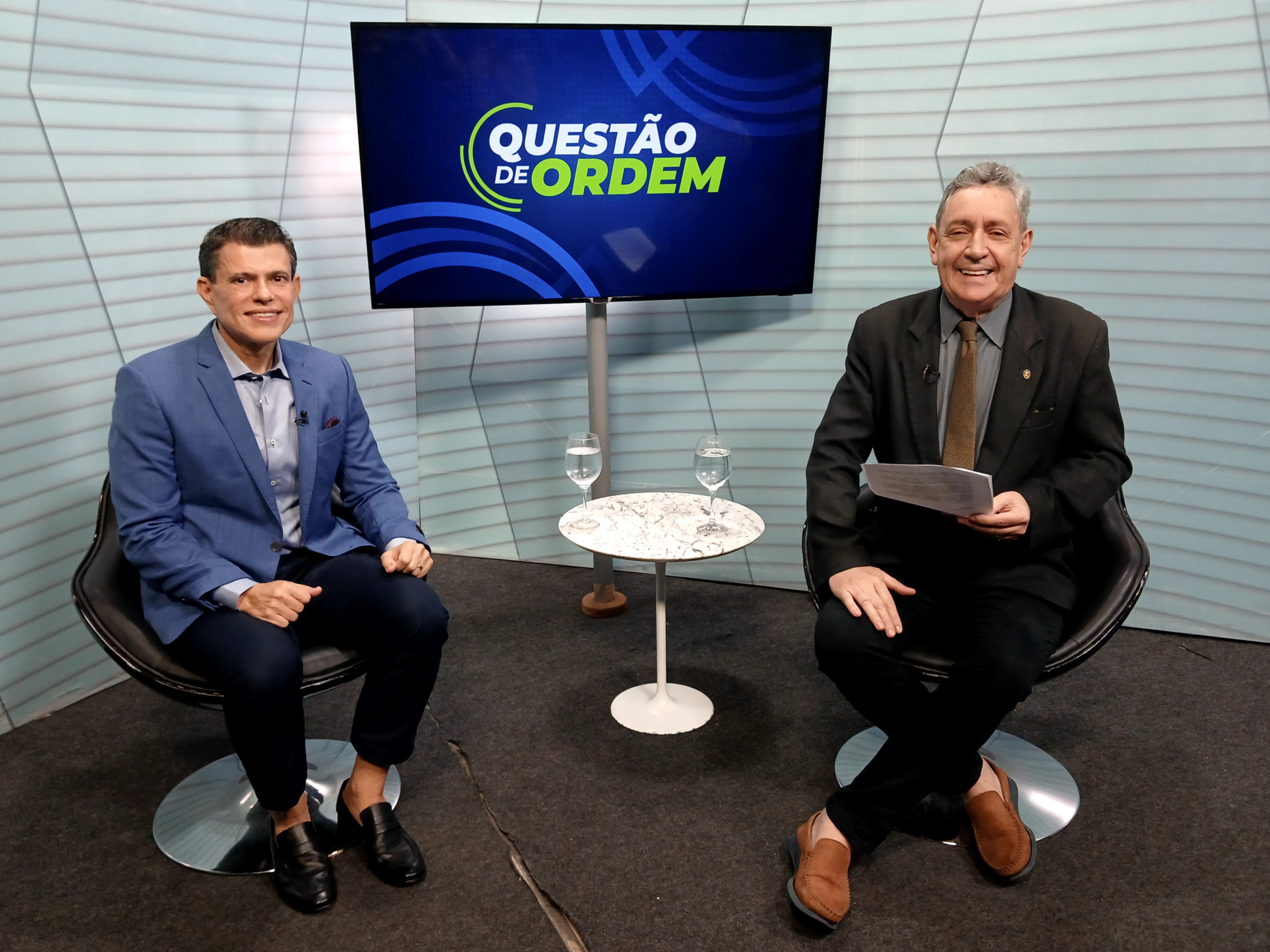 O médico Abelardo Targino (à esquerda) e o jornalista Renato Abreu (à direita)