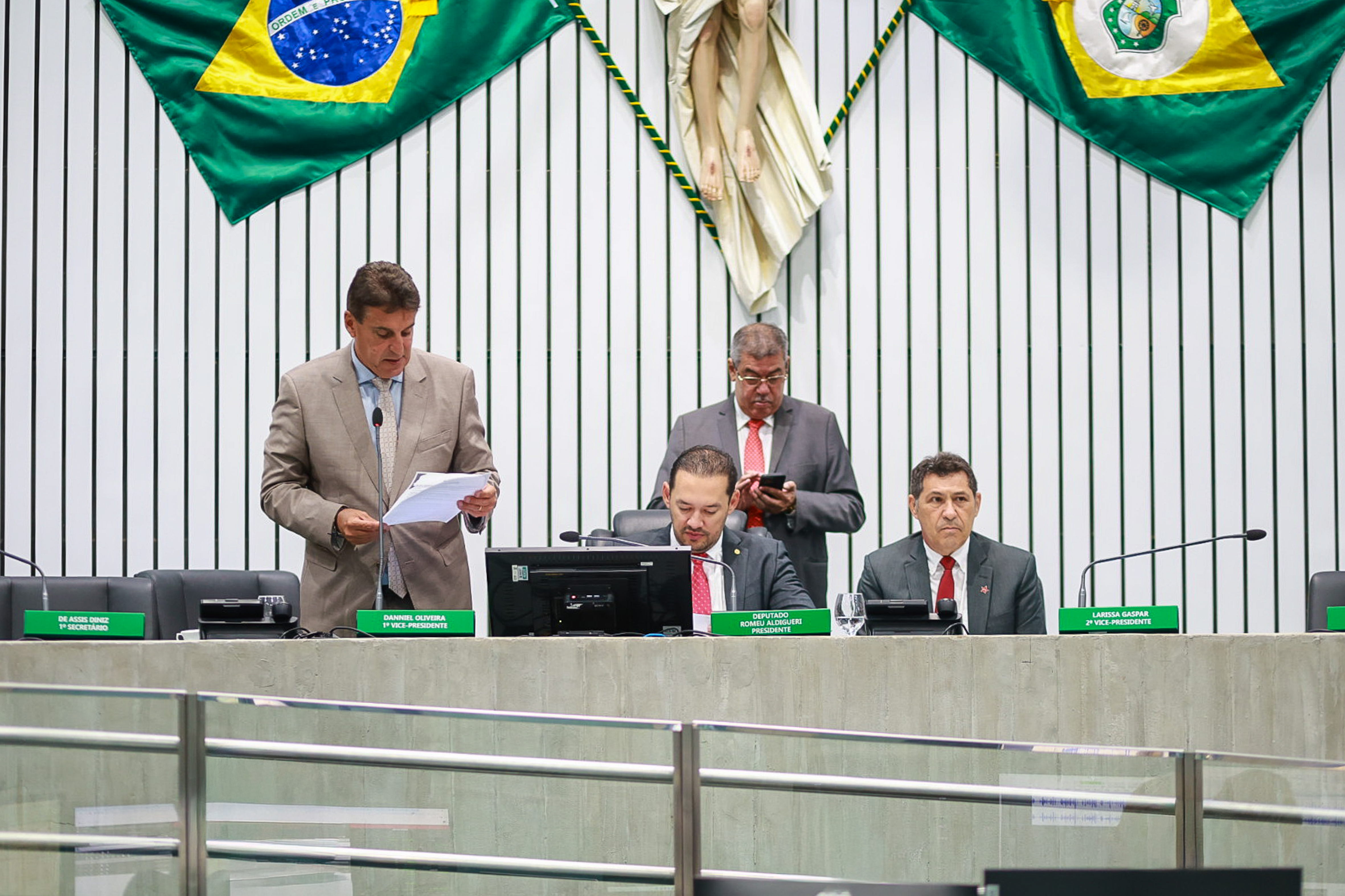 Alece aprova projeto que institui ações de educação financeira e previdenciária