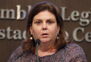 Dep. Fernanda Pessoa (PR)