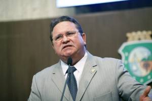 Dep. Roberto Mesquita (PV)