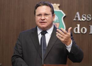 Dep. Roberto Mesquita (PV)