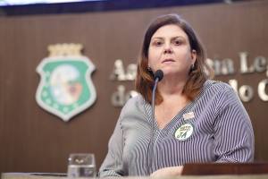 Deputada Fernanda Pessoa (PR)