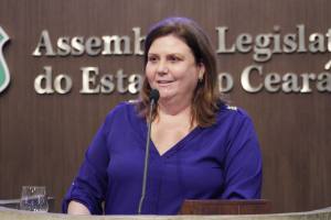 Dep. Fernanda Pessoa (PR)