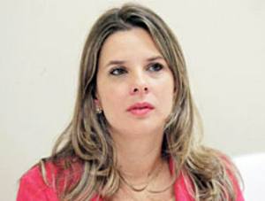 Secretária Mariana Lobo