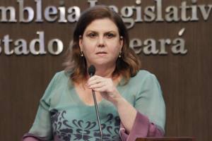 Dep. Fernanda Pessoa (PR)