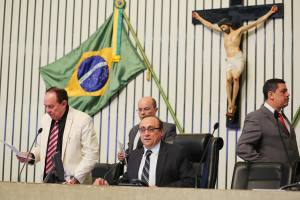 Deputados anunciam Comissão de Representação de Recesso