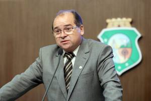 Zé Ailton Brasil destaca os 56 anos da  rádio Educadora do Cariri