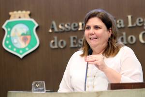 Dep. Fernanda Pessoa (PR)