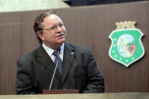 Roberto Mesquita aponta gargalos em políticas públicas de resíduos sólidos