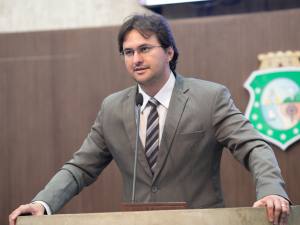 Bruno Gonçalves defende projeto que prevê pesquisa genética