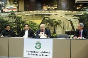Livro sobre cristianismo é lançado na Assembleia Legislativa