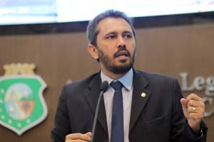 Dep. Elmano Freitas (PT)