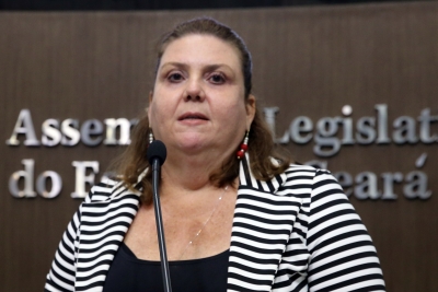 Dep. Fernanda Pessoa (PR)