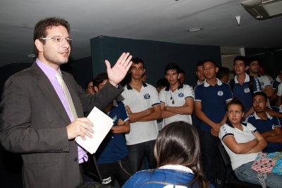 Visita de alunos na ALCE