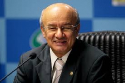 Senador José Pimentel é o convidado do Narcélio desta sexta-feira