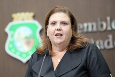 Dep. Fernanda Pessoa (PR)