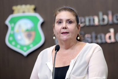 Dep. Fernanda Pessoa (PR)