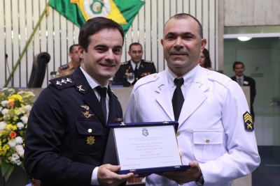 Sessão solene foi realizada no Plenário 13 de Maio