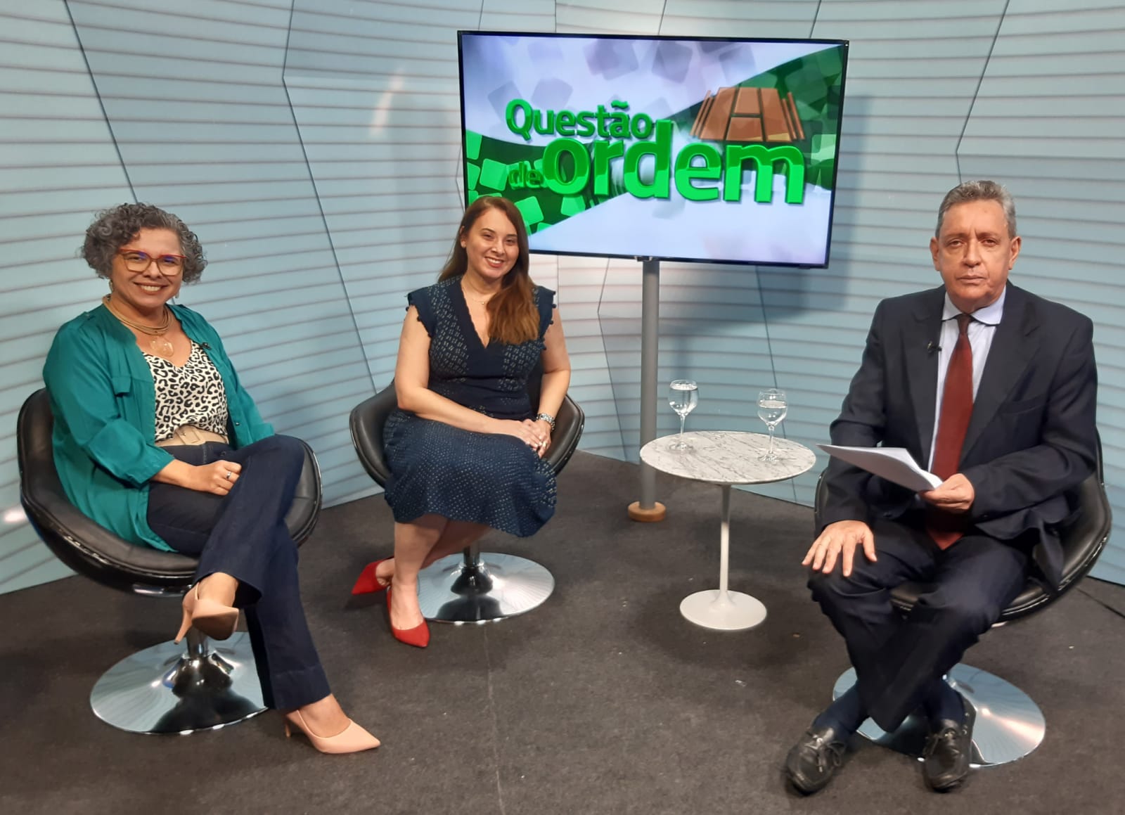 Professoras Diana Azevedo e Adriana Rolim e jornalista Renato Abreu