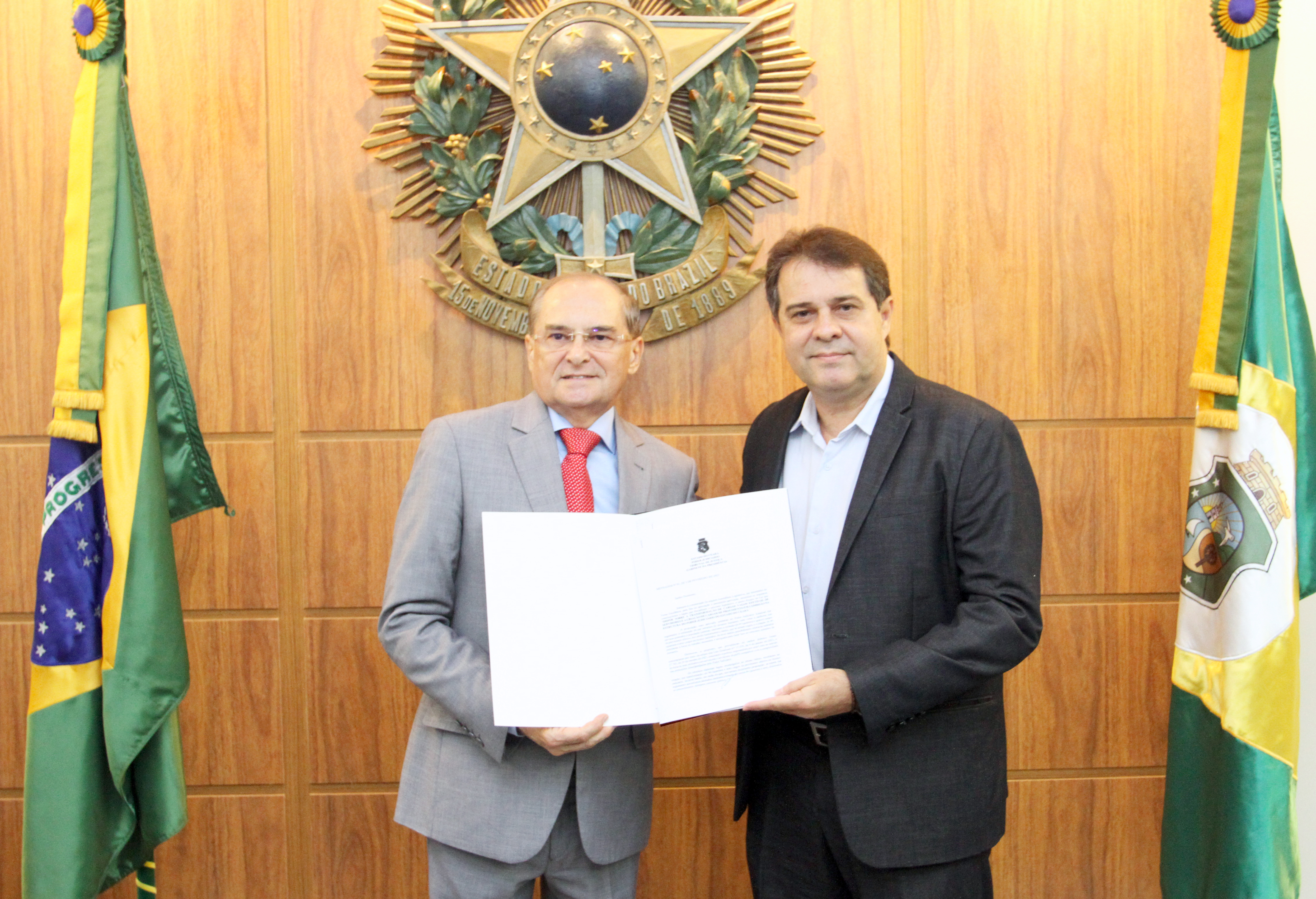 Presidente da Alece, deputado Evandro Leitão (PDT) e o presidente do TJCE, desembargador Abelardo Benevides Moraes