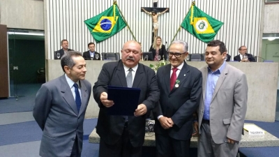 Sessão solene foi realizada no Plenário 13 de Maio