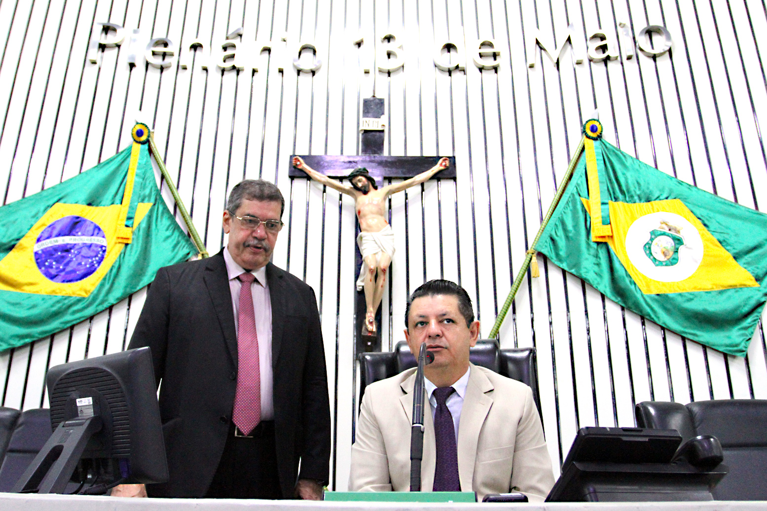 Leitura do expediente da sessão legislativa desta quinta-feira