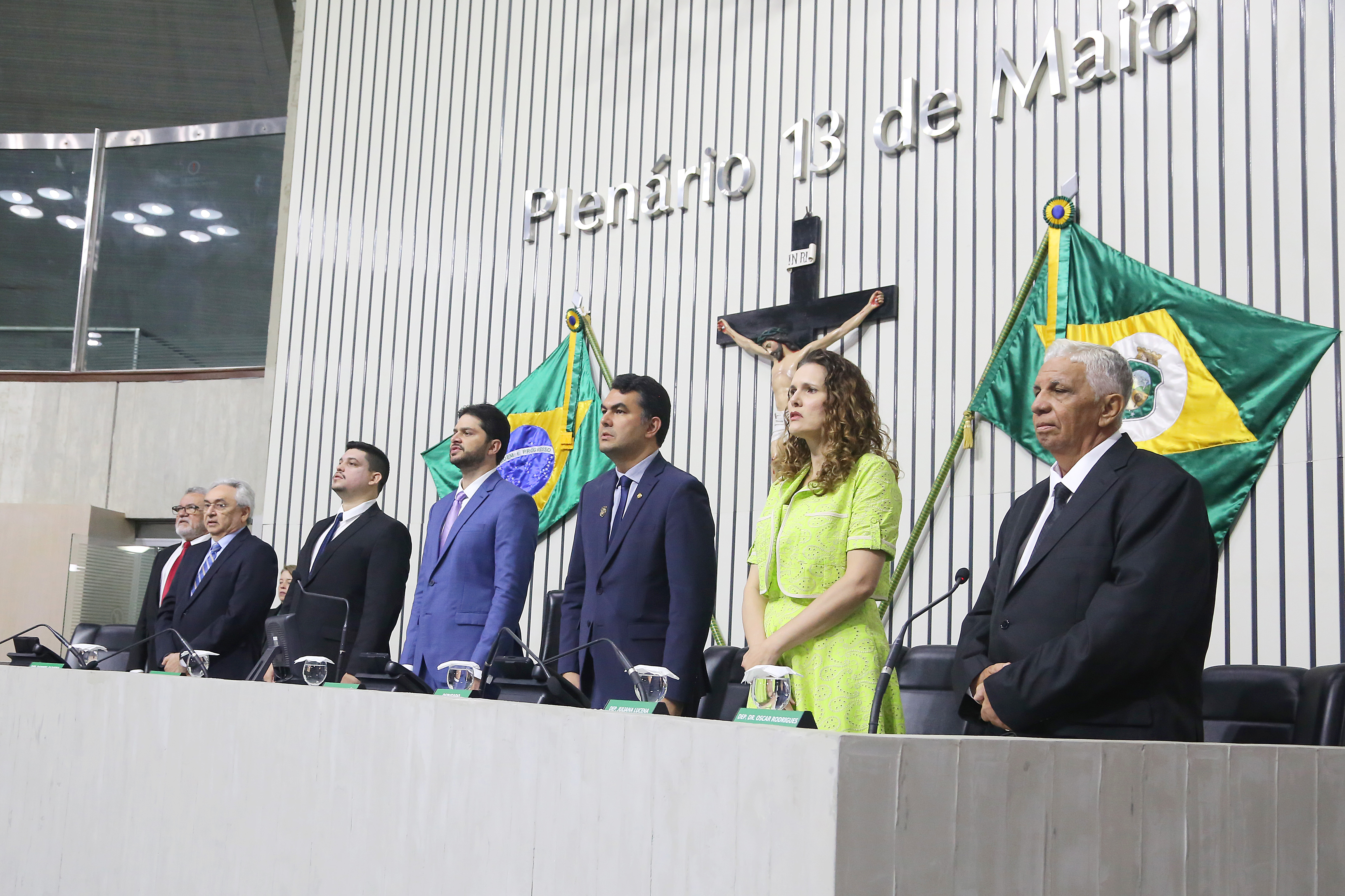 Sessão solene em celebração ao Dia Nacional dos Oficiais de Justiça